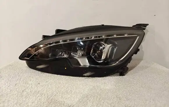 Peugeot 308 Headlight/headlamp 