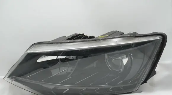 Skoda Octavia Mk3 (5E) Headlight/headlamp 