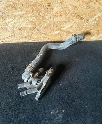Ford Focus Thermostat/thermostat housing CM5G9K478GA