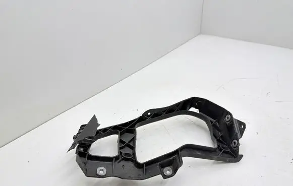 Volkswagen Touareg II Headlight/headlamp mounting bracket 7P6806510
