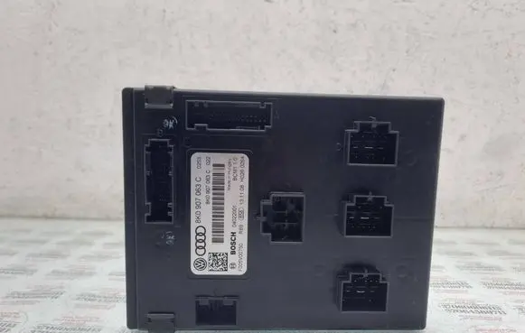Audi A4 S4 B8 8K Comfort/convenience module 8K0907063C
