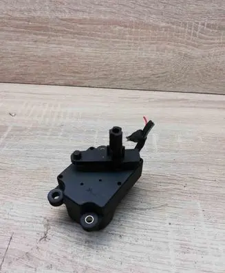 Volvo V70 Air flap motor/actuator 74931D 110401