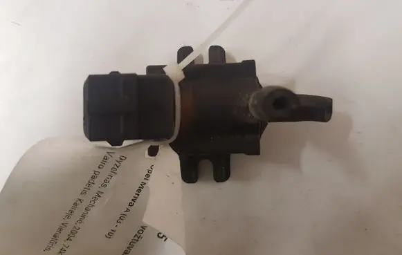 Vacuum valve