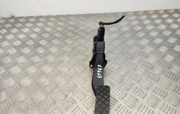Volkswagen Taigo Accelerator throttle pedal 2Q2723503A