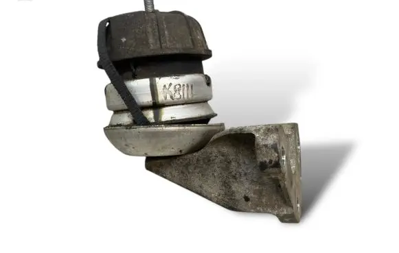 Engine mount bracket