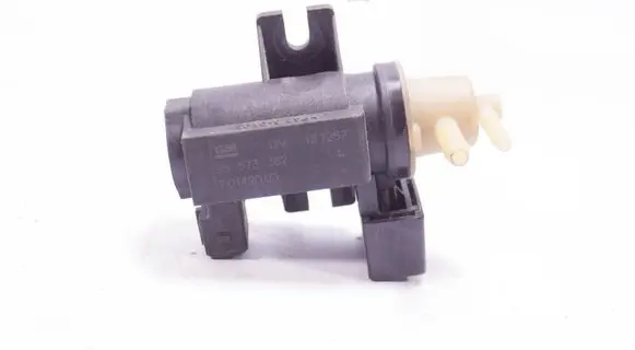 Opel Astra J Turbo solenoid valve 55573362 13T257 70142003