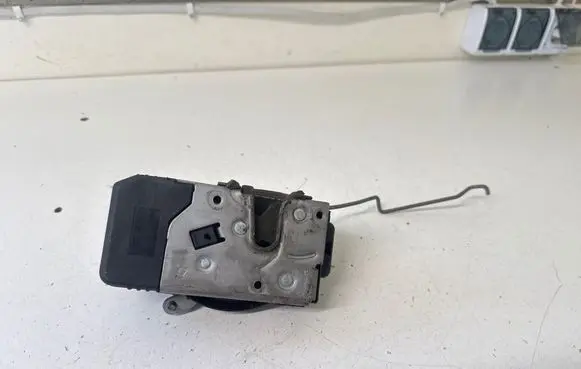 Renault Trafic II (X83) Loading door lock 8200282303 93851809