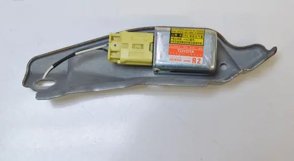 Lexus GS 300 350 430 450H Airbag deployment crash/impact sensor 1879001772 8983330020