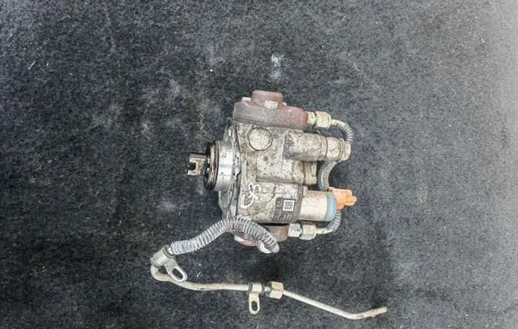 Mazda CX-3 Fuel injection high pressure pump S55013800