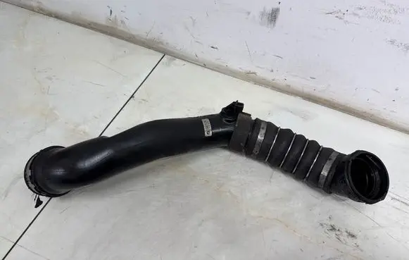 BMW X5 E70 Intercooler hose/pipe 7810307 L21372157 11884410GE