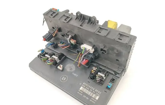 Mercedes-Benz Vito Viano W639 SAM control unit 6395450301