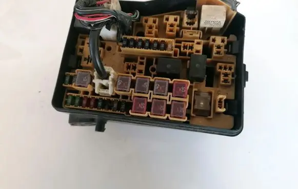 Toyota Avensis Verso Fuse box set
