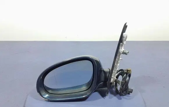 Volkswagen Golf Plus Front door electric wing mirror 
