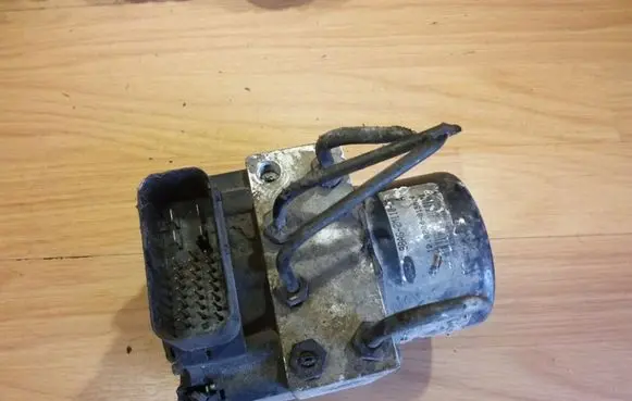 Ford Focus ABS Pump 98AG2M110CA