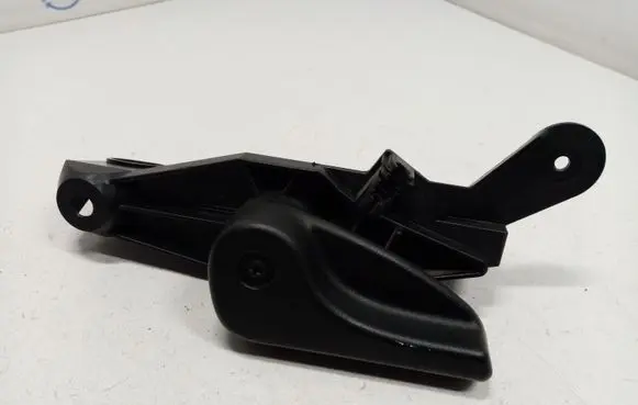 Engine bonnet (hood) release handle