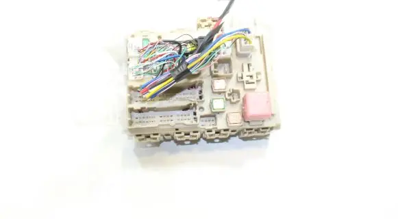 Toyota Avensis T270 Fuse box set 8273005C80