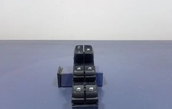 KIA Picanto Electric window control switch 93570G6020