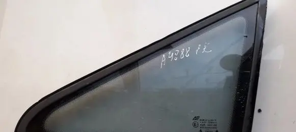 Seat Alhambra (Mk1) Front triangle window/glass 