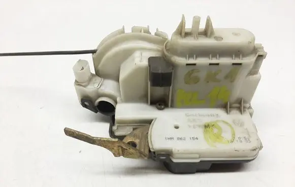 Volkswagen Polo III 6N 6N2 6NF Front door lock 1HM862154