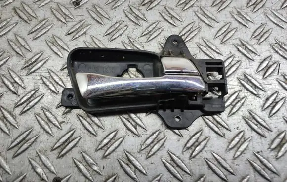 Hyundai i30 Front door interior handle 82623FD000