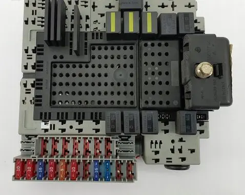 Volvo XC70 Fuse module 8676286