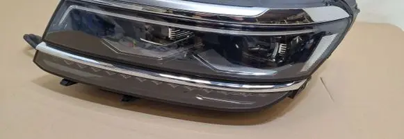 Volkswagen Tiguan Headlight/headlamp 5NN941081