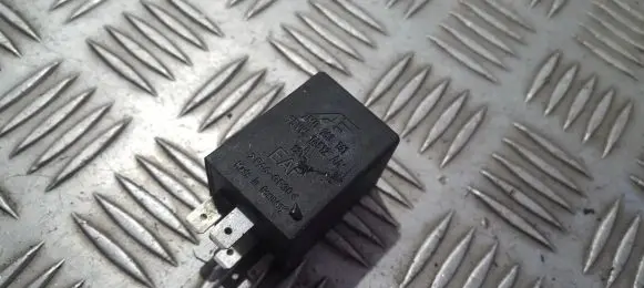 Seat Alhambra (Mk1) Other relay 7m0963141 95vw14512aa