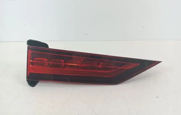 Tailgate rear/tail lights