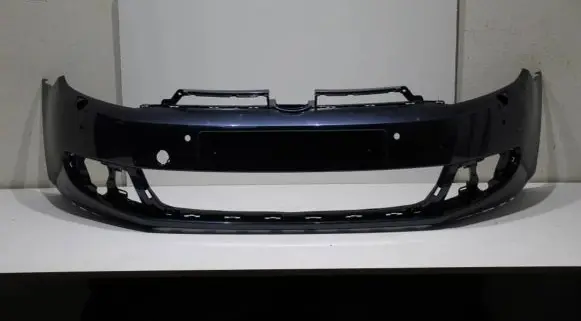 Volkswagen Golf VI Front bumper
