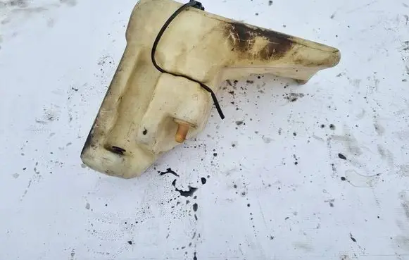 Mercedes-Benz C W202 Windshield washer fluid reservoir/tank 2028690020 2028690320