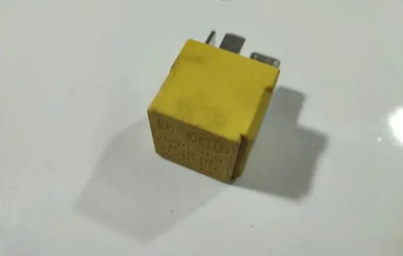 Opel Astra H Other relay 4RA00779306