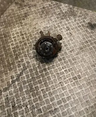 Rear wheel hub