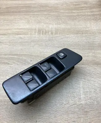 Subaru Forester SF Electric window control switch 