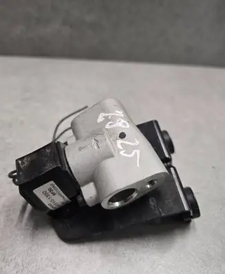 Nissan Leaf II (ZE1) Air conditioning (A/C) expansion valve 4433101350