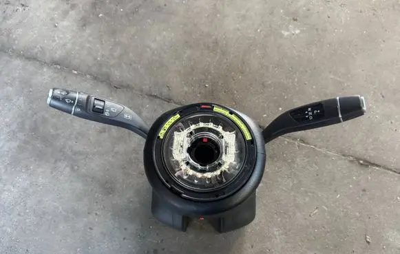 Mercedes-Benz C W205 Wiper turn signal indicator stalk/switch A2059001046