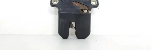 Audi A4 S4 B5 8D Tailgate/trunk/boot lock/catch/latch 8D5827505A