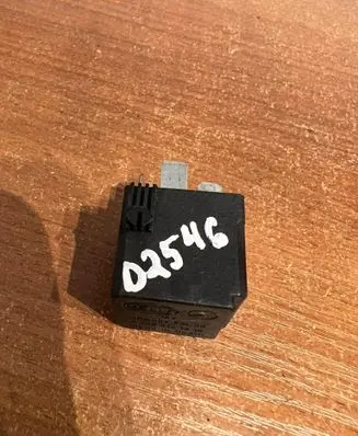 Mercedes-Benz A W169 Other relay A0025421319 D2546