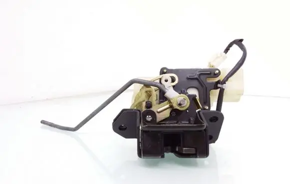 Mazda 323 F Tailgate/trunk/boot lock/catch/latch 981002