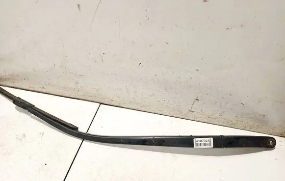 Front wiper blade arm