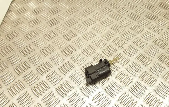 Fuel tank cap lock motor