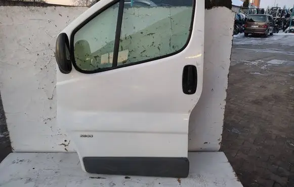 Opel Vivaro Front door 