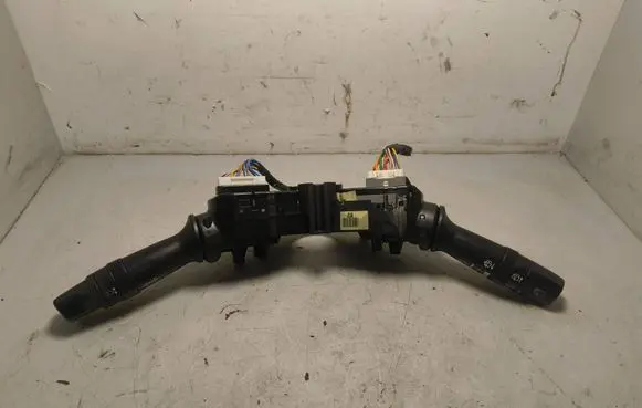 KIA Rio Wiper turn signal indicator stalk/switch 202008910