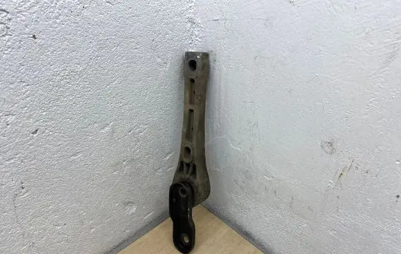 Volkswagen PASSAT B6 Engine mount bracket 3C0199855A