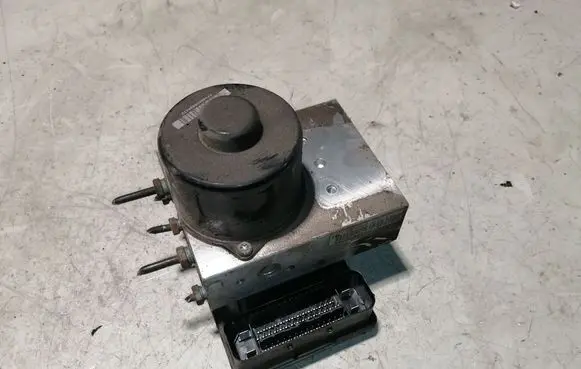 Mercedes-Benz R W251 ABS Pump A2514310912 A2515453132