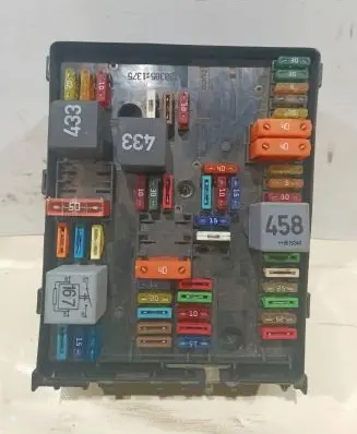 Volkswagen Caddy Fuse module 1K0937124K 014189861