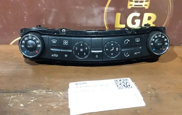 Mercedes-Benz E W211 Climate control unit 2118300385