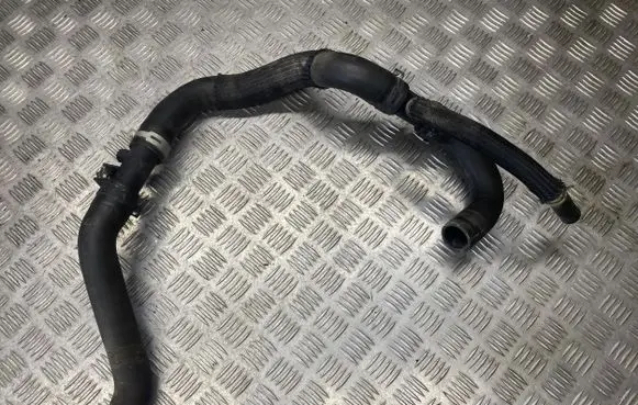 Mercedes-Benz X-class W470 Engine coolant pipe/hose 1321329A