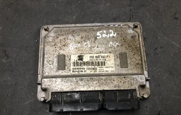 Skoda Fabia Mk1 (6Y) Engine control unit/module 03E906033P