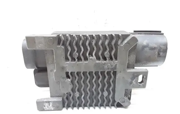 Volvo V70 Coolant fan relay 940009300