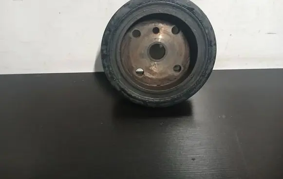Volvo V70 Crankshaft pulley 30637335